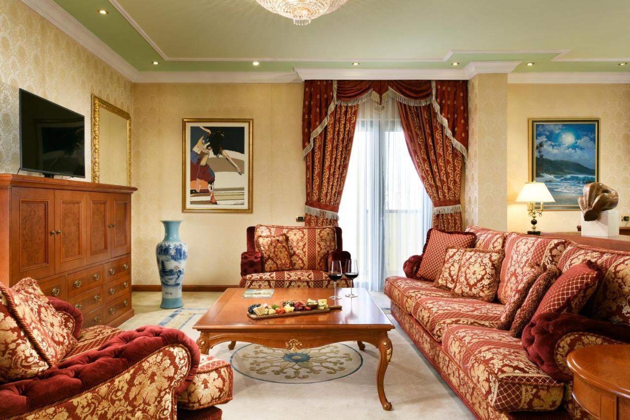 פרישטינה Swiss Diamond Hotel Prishtina מראה חיצוני תמונה A living room