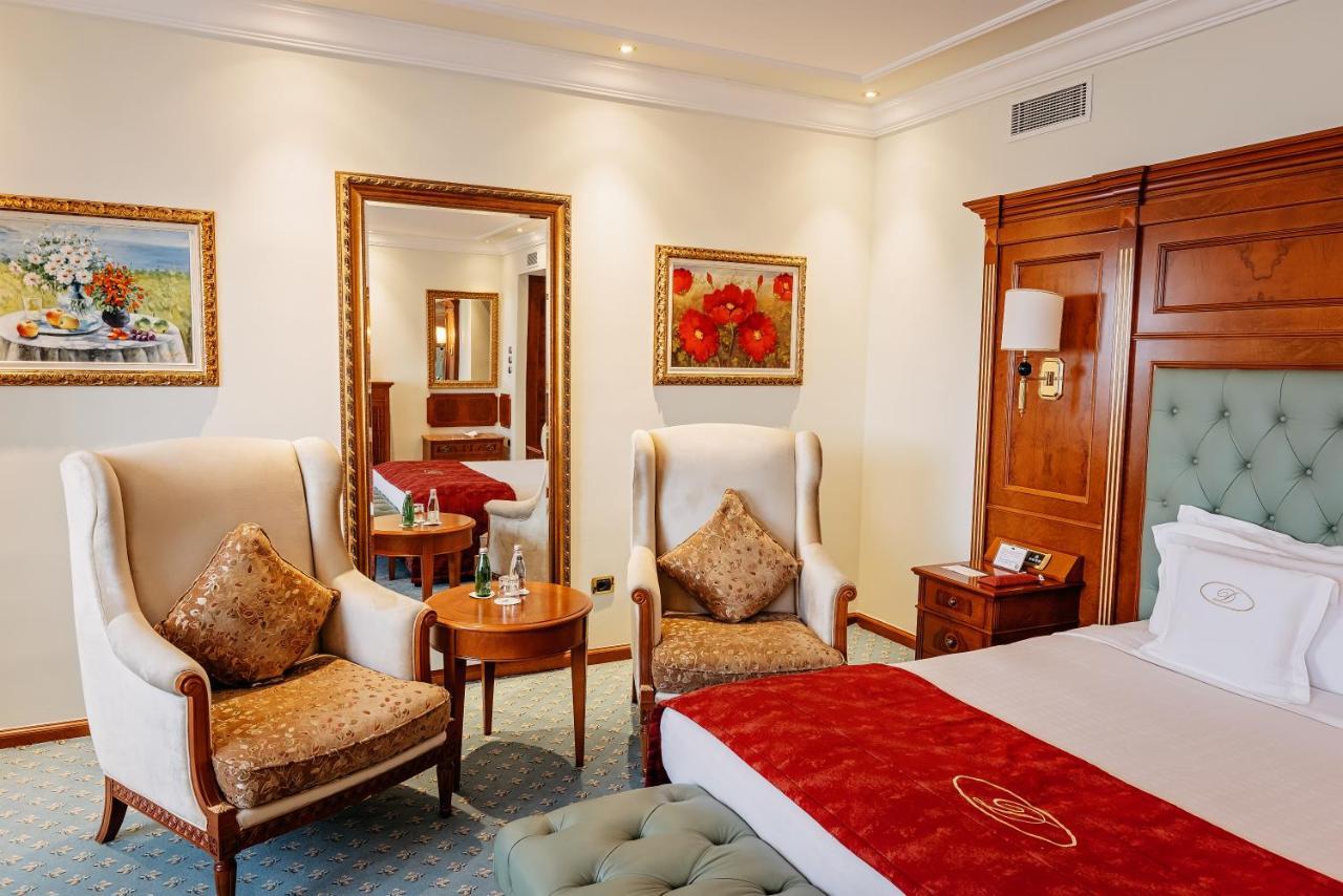 פרישטינה Swiss Diamond Hotel Prishtina מראה חיצוני תמונה A room at the hotel