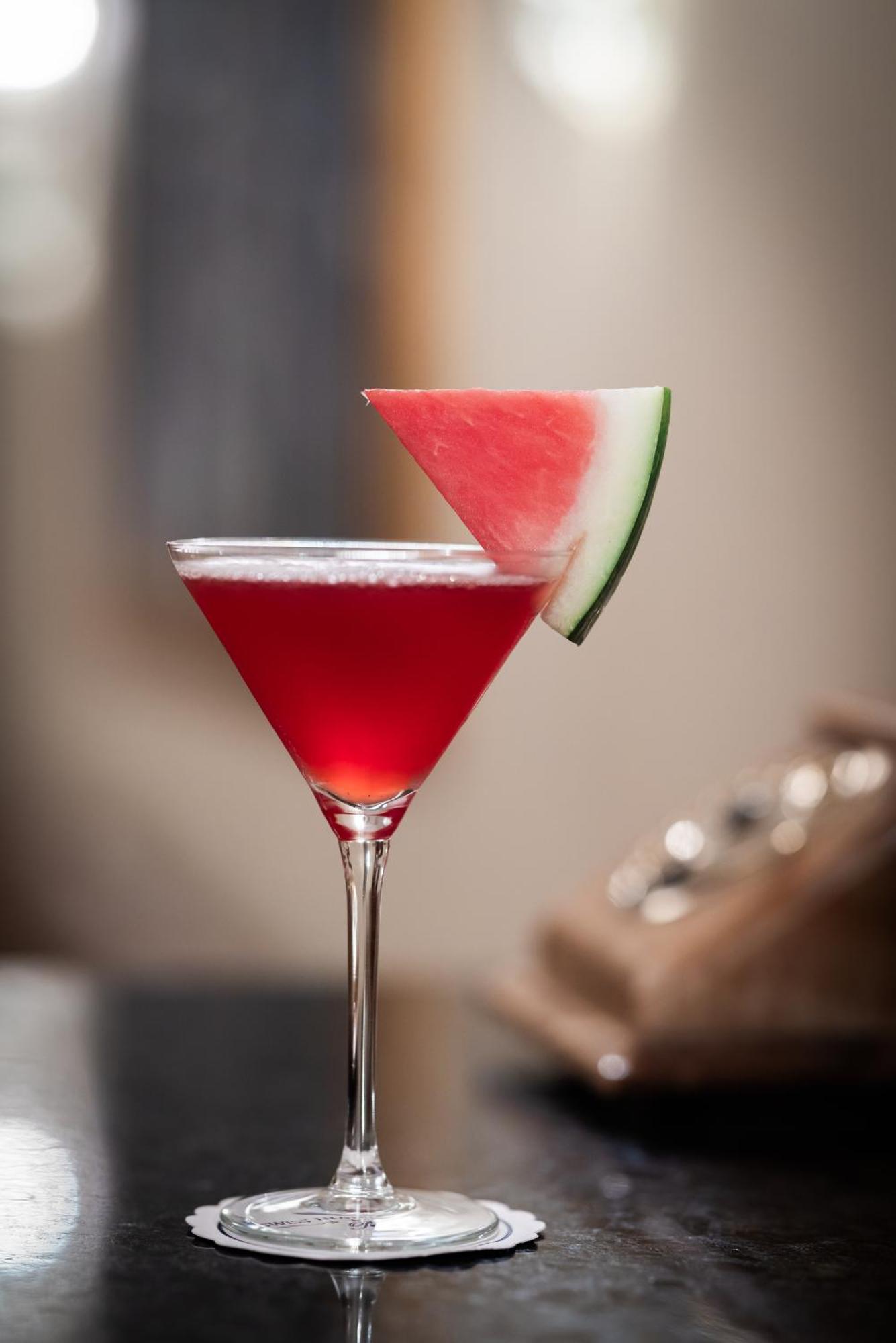 פרישטינה Swiss Diamond Hotel Prishtina מראה חיצוני תמונה Watermelon Martini
