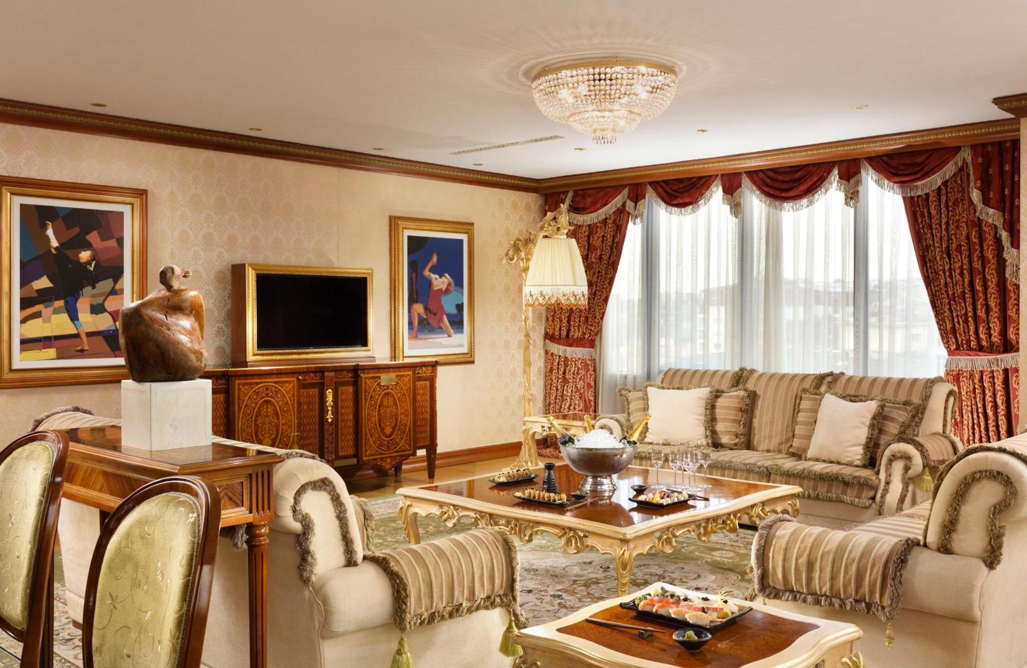 פרישטינה Swiss Diamond Hotel Prishtina מראה חיצוני תמונה A living room in a suite at the Emirates Palace