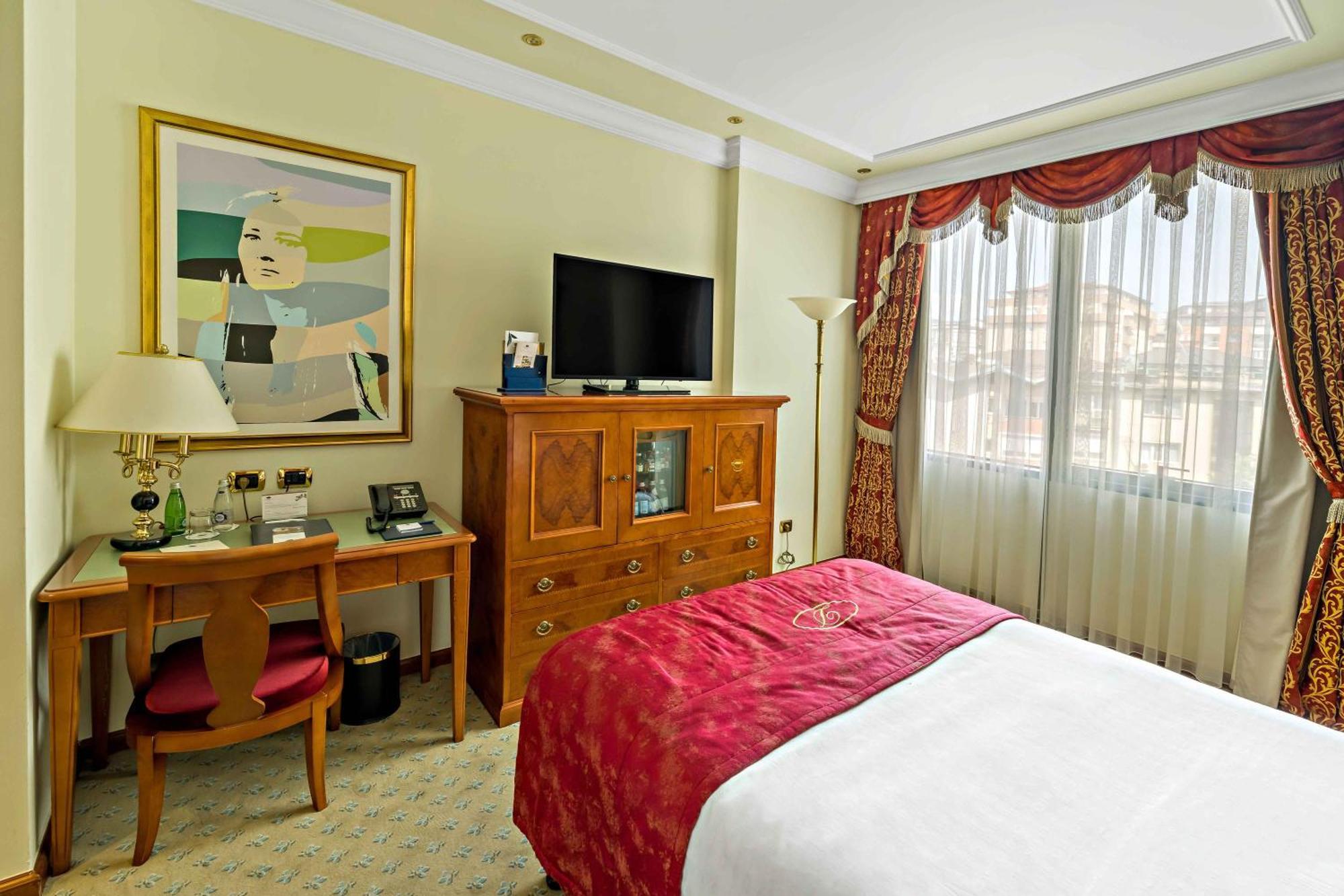פרישטינה Swiss Diamond Hotel Prishtina מראה חיצוני תמונה A room at the hotel