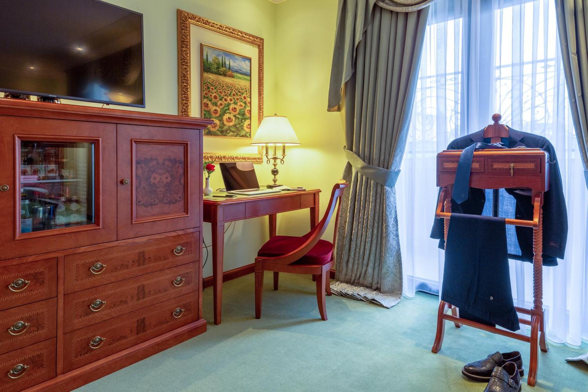 פרישטינה Swiss Diamond Hotel Prishtina מראה חיצוני תמונה A room at the hotel